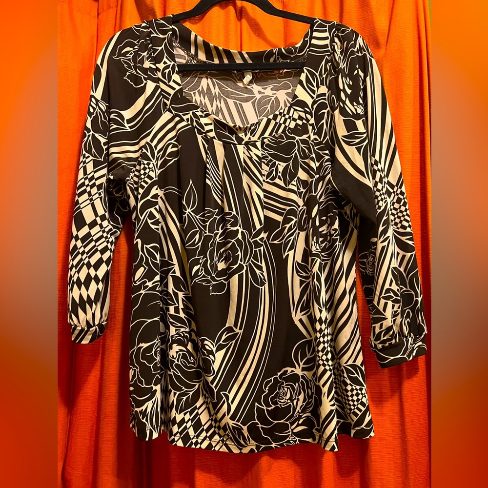 Western Connection dark & light brown floral design 3/4 sleeve blouse, Large